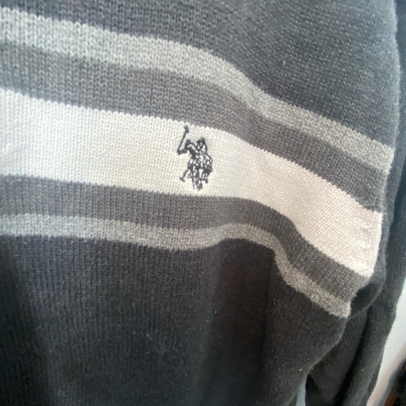 Grey Polo half zip knitted sweater 🖤 - Picture 2 of 3